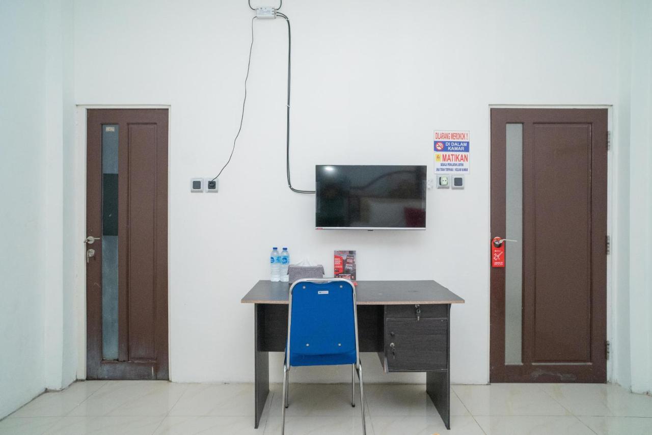 Reddoorz Syariah Near Jalan A Yani Km 8 Citraland Hotel Banjarmasin  Exterior photo